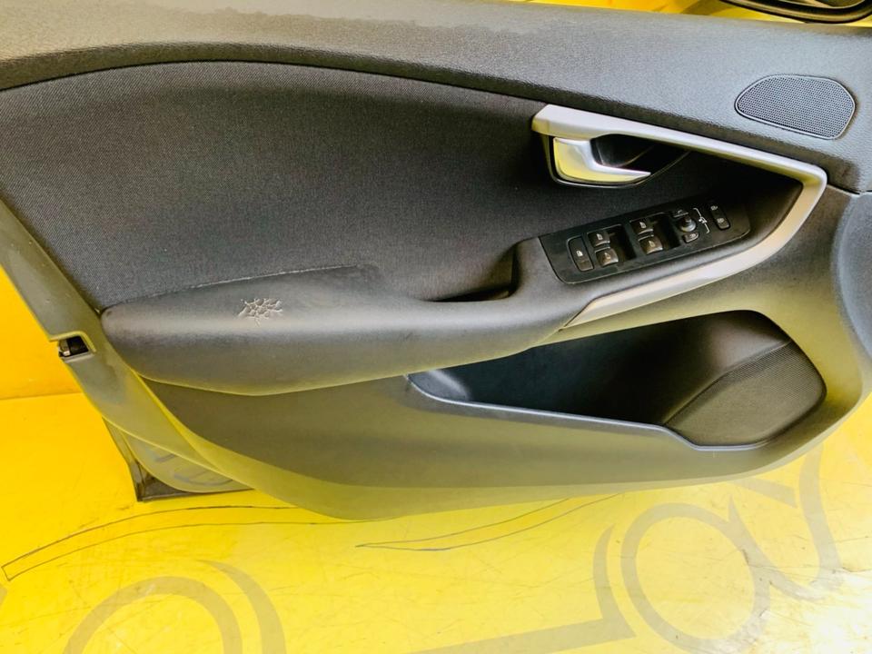 Volvo V40 Tür vorne links + Außenspiegel Original ✅